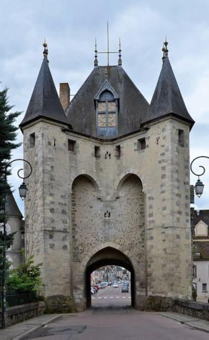 La Demeure De Margot - 24 Couchages Villa Villeneuve-sur-Yonne Exterior photo
