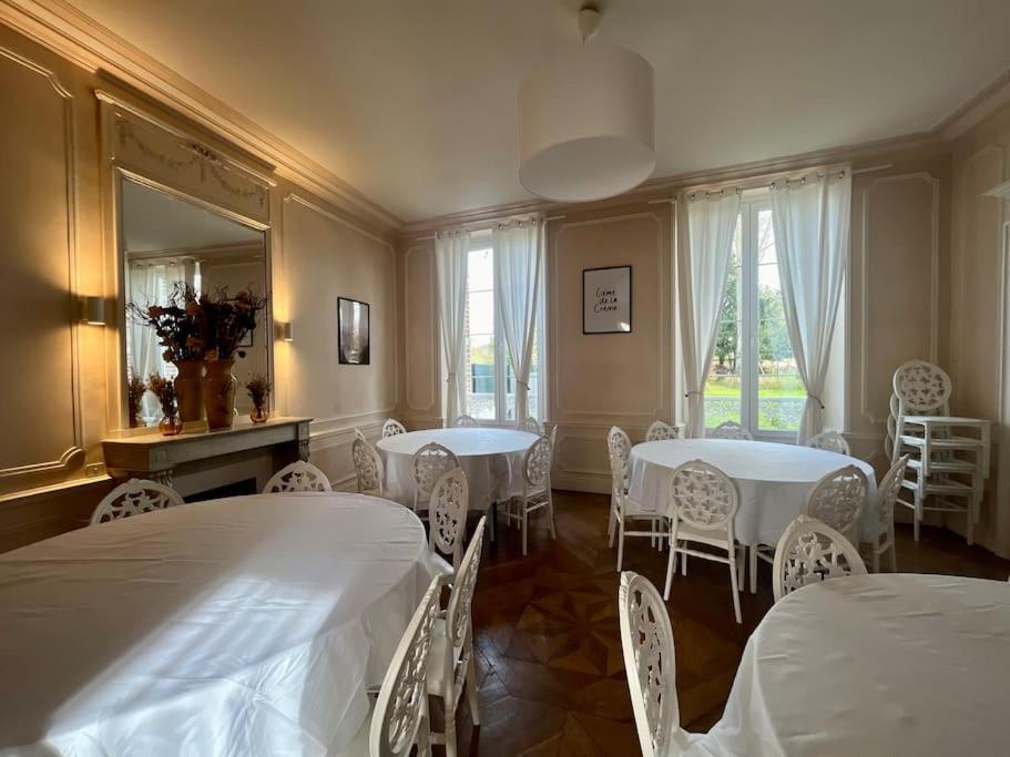 La Demeure De Margot - 24 Couchages Villa Villeneuve-sur-Yonne Exterior photo