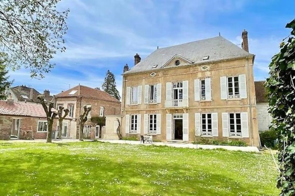 La Demeure De Margot - 24 Couchages Villa Villeneuve-sur-Yonne Exterior photo