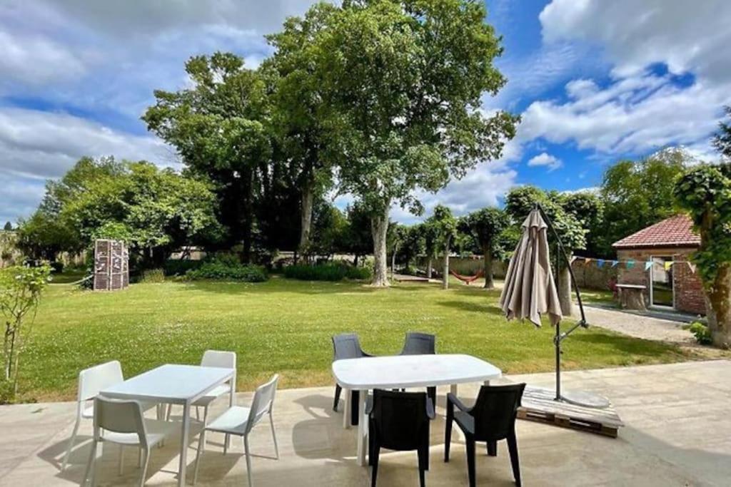 La Demeure De Margot - 24 Couchages Villa Villeneuve-sur-Yonne Exterior photo