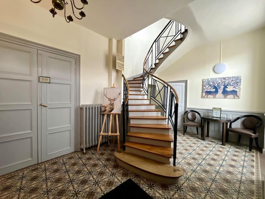 La Demeure De Margot - 24 Couchages Villa Villeneuve-sur-Yonne Exterior photo
